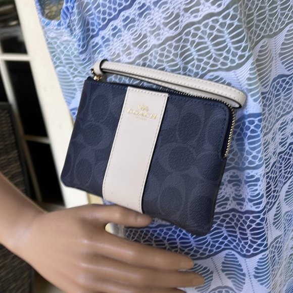 Coach Corner Zip Wristlet In Signature Canvas Denim Multi - Picture 9 of 15